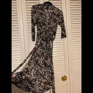 👩🏼‍💻💼 Glamour || Animal Print Faux Wrap Dress Size 8